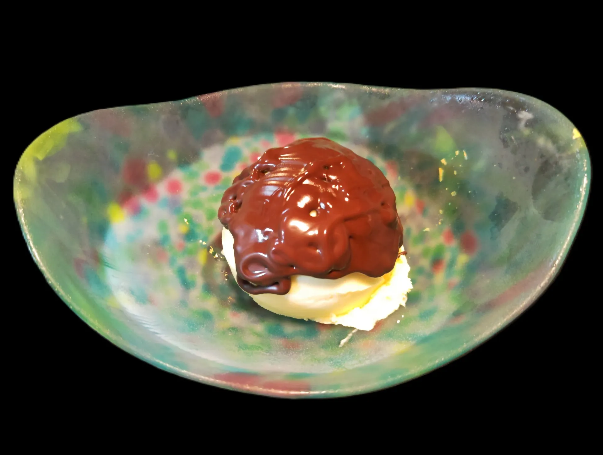 白バラアイス【チョコソース】